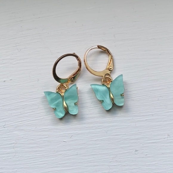 Jewelry - Blue butterfly drop earrings